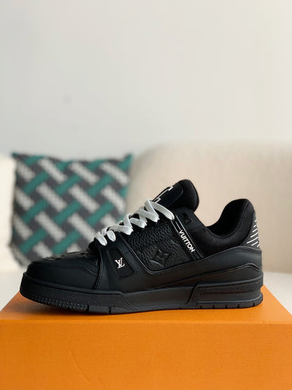 LOUIS VUITTON TRAINER SNEAKERS