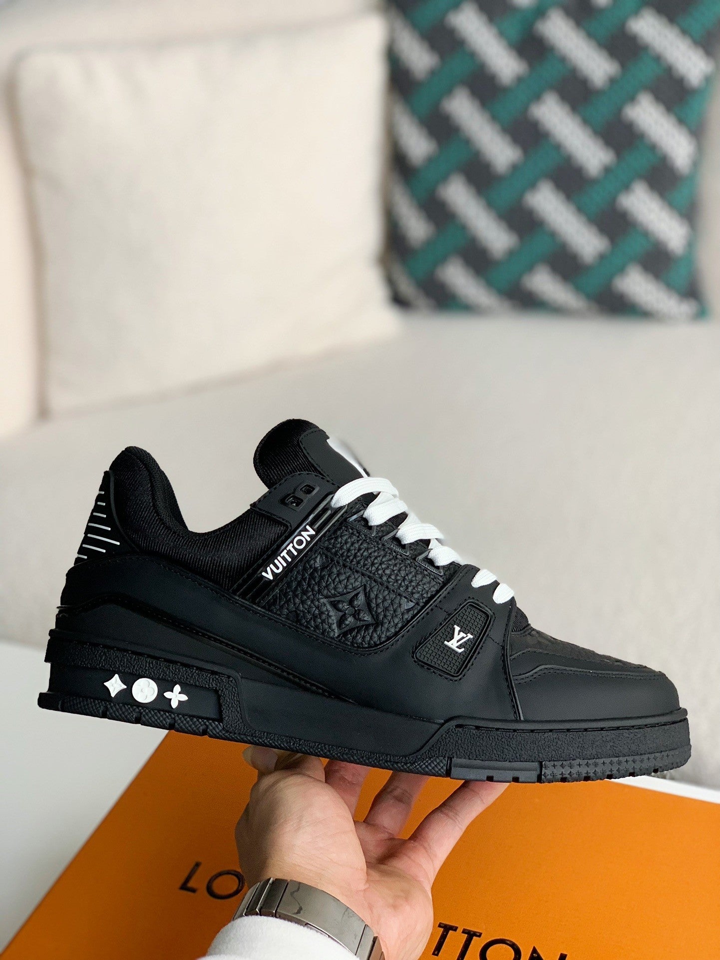 LOUIS VUITTON TRAINER SNEAKERS