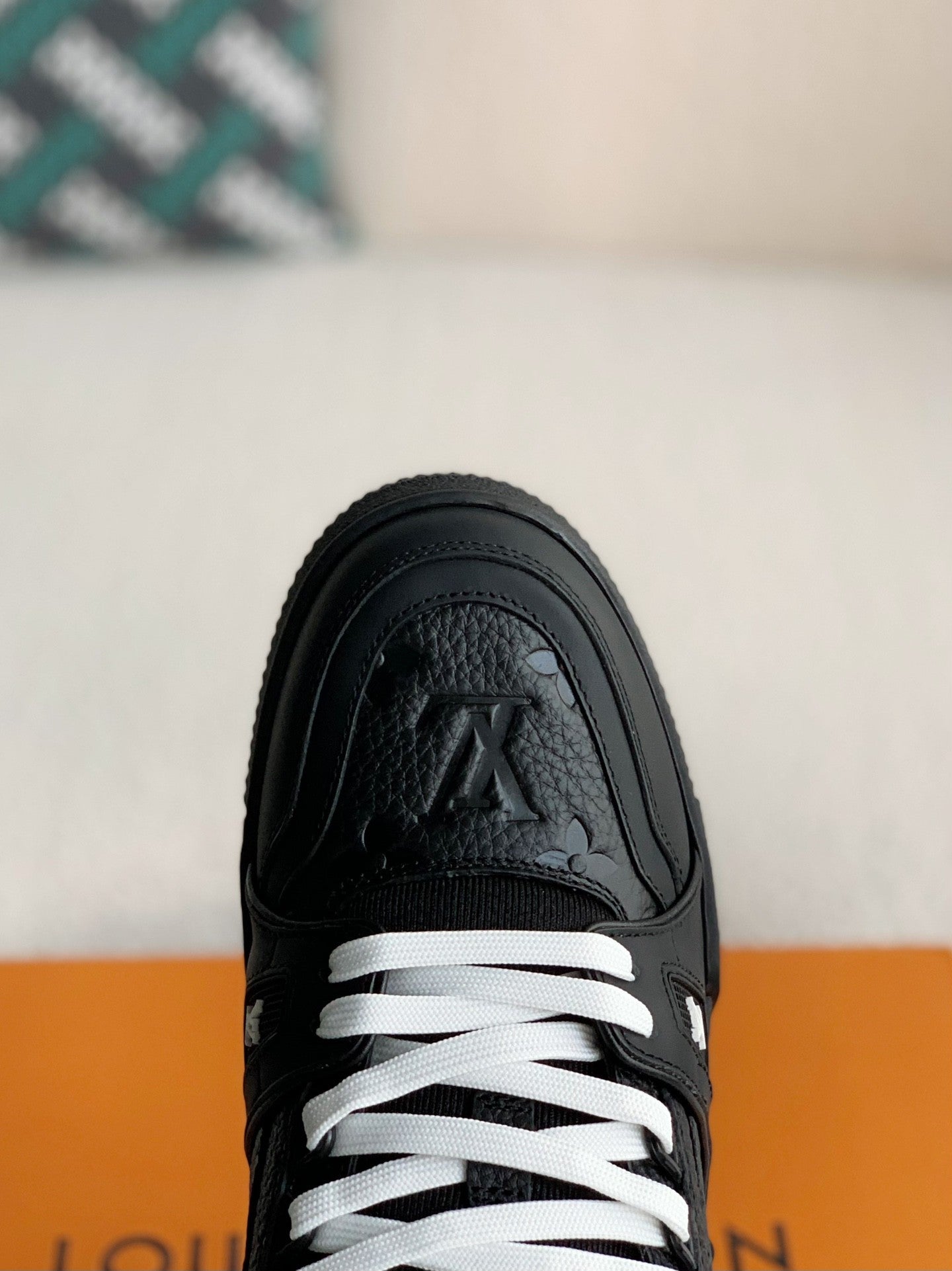 LOUIS VUITTON TRAINER SNEAKERS